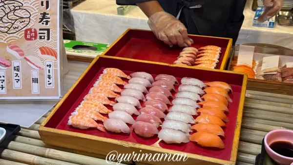 休暇村瀬戸内東予のディナービュッフェで食べ放題の真鯛と媛スマのお寿司1