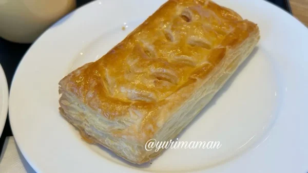 ミスド食べ放題で選んだコーンクリームパイ