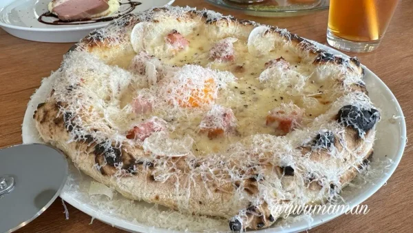 モビーディックスレア（松山市余戸）ぺぺたまピザ1