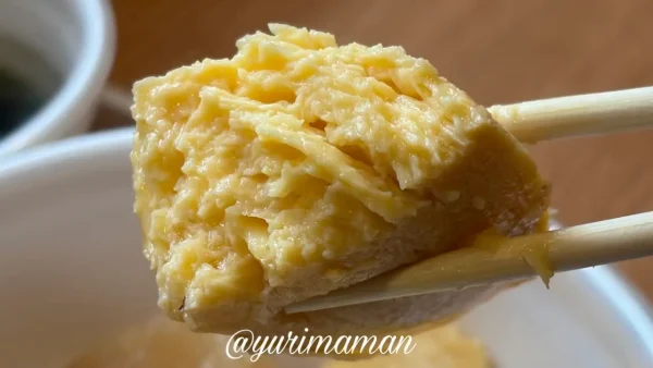 甘めのお出汁が染みたおむすび屋まるちゃんのだし巻き卵のおでん