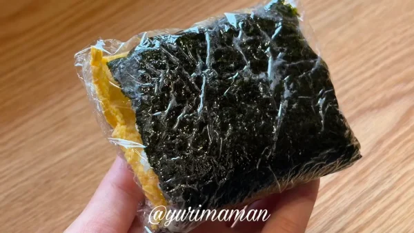 おむすび屋まるちゃんで一番人気の沖縄おむすび（スパム風おにぎり）