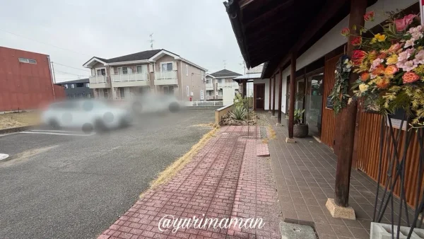 トワニーごはん&カリッジュの駐車場