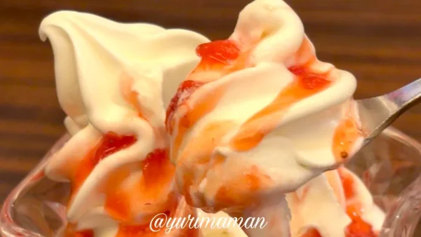 びっくりドンキーのストロベリーソフト2