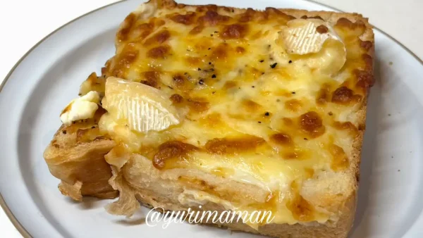 ブーランジェリーメゾン辻で購入した4種の白いチーズとはちみつのパン