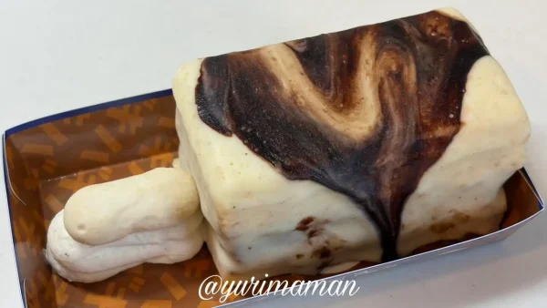 シャトレーゼの「チョコバッキー THE CAKE」ケーキ全体2