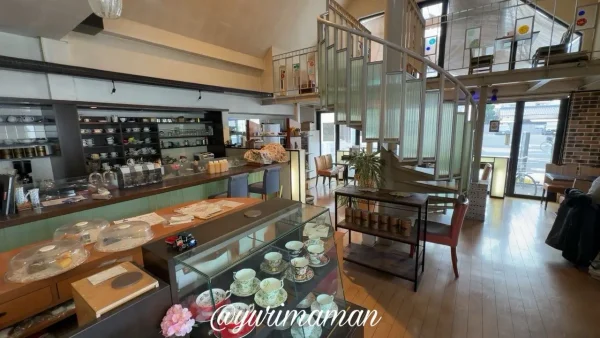 フライングスコッツマン木屋町店の店内（サイフォンコーヒーが人気のカフェ）