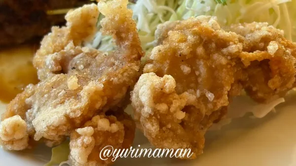 ジョイフル日替わりランチの唐揚げ（衣がカリッとジューシー）