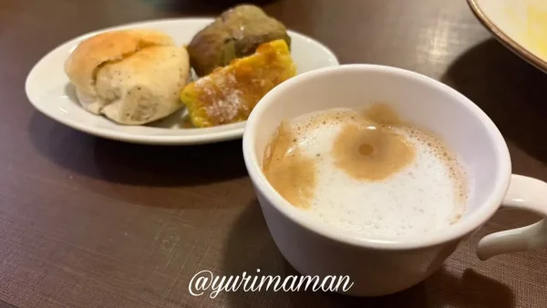 鎌倉パスタのドリンクバーとパン食べ放題