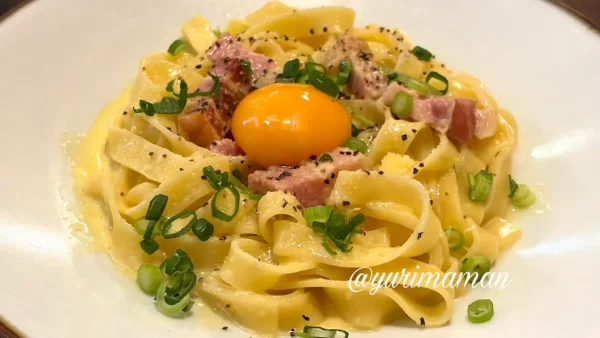 鎌倉パスタの厚切りベーコンのカルボナーラ 鎌倉風の生パスタ1