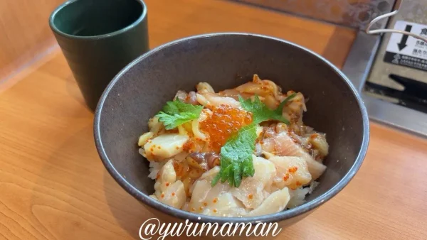 くら寿司の平日限定「旬の海鮮丼」660円-1