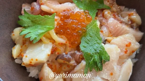 くら寿司の平日限定「旬の海鮮丼」660円-2