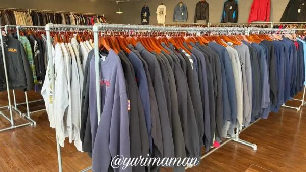 無人古着屋NOTIME(ノータイム)の店内|古着ラックが並び商品数が多い5 - ゆりママんブログ 無人古着屋NOTIME(ノータイム)の店内|古着ラックが並び商品数が多い5