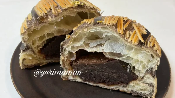 パン屋晴れの日の話題パン「ショコラ」（パンスイス）2