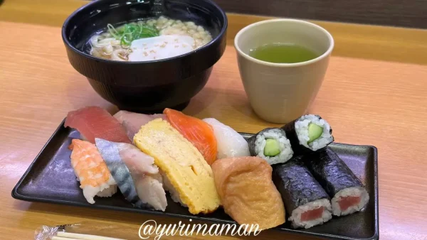 スシローの平日限定ランチ 寿司セットと汁物付きの内容1