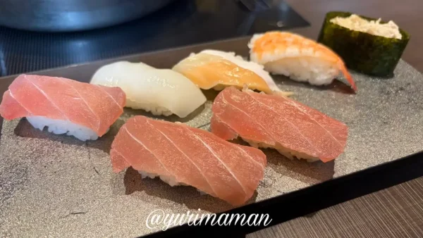 ゆず庵のランチ食べ放題のお寿司。しゃぶしゃぶの合間に食べやすい内容1