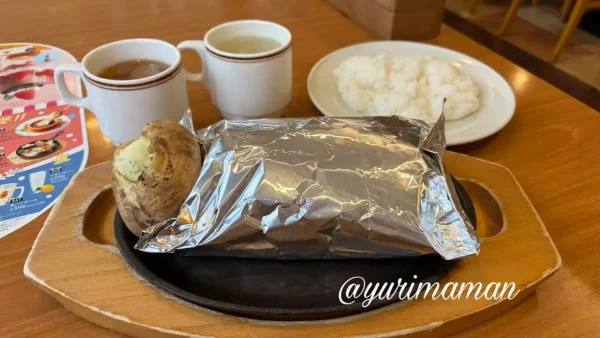 ココス今治鳥生店の平日ランチ 濃厚ビーフシチューの包み焼きハンバーグ1