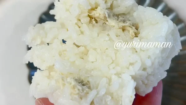 コスモスの焼きさばおにぎりの中身