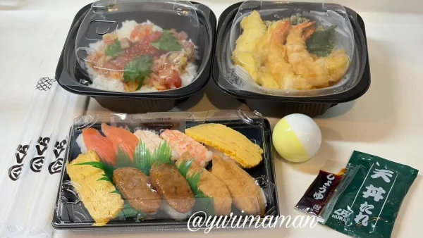 くら寿司の平日限定ランチをテイクアウトした写真