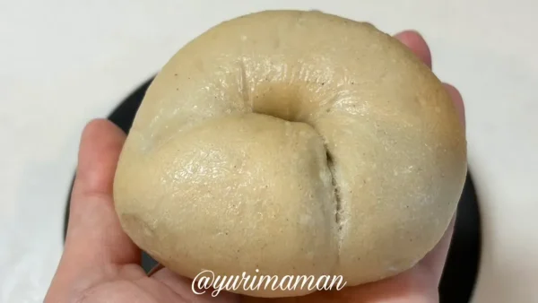 みんなのベーグルのサイズ感（直径8cmと小ぶり）