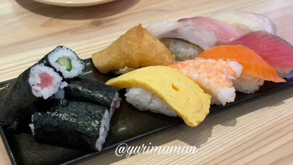 スシロー平日限定ランチの寿司セット1