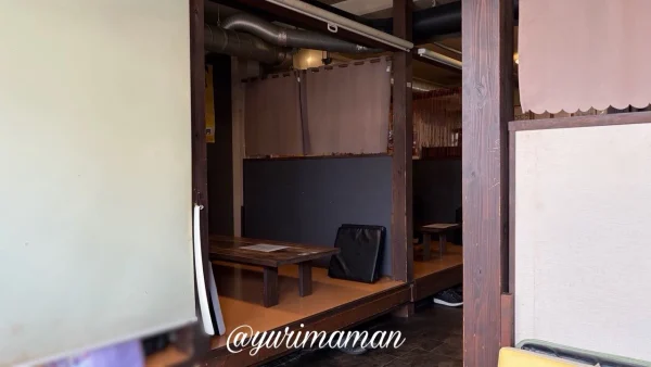 鶏屋秀伝の店内 小上がり席の様子1