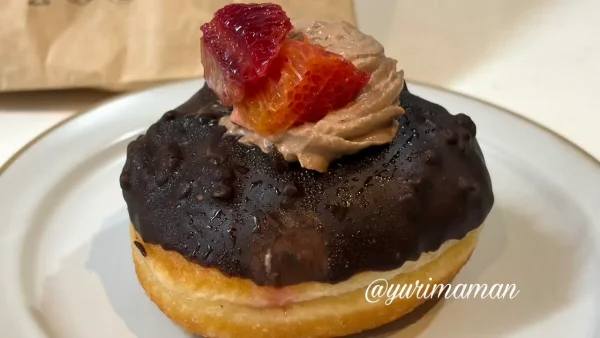 宇和島産ブラッドオレンジを使ったTOU℃の新作ケーキドーナツ1