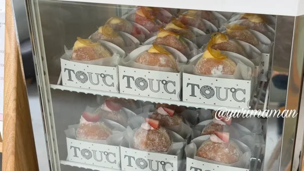 TOU℃松山店で販売される定番と新作のドーナツ