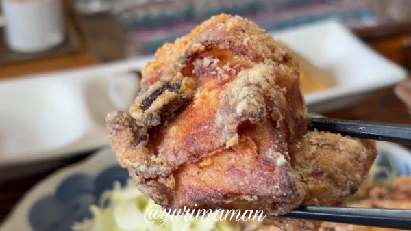 やま勝の唐揚げ定食の唐揚げアップ(外はカリッと中はジューシー)2 - ゆりママんブログ やま勝の唐揚げ定食の唐揚げアップ(外はカリッと中はジューシー)2