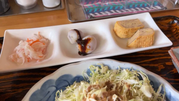 やま勝の唐揚げ定食の副菜 - ゆりママんブログ やま勝の唐揚げ定食の副菜