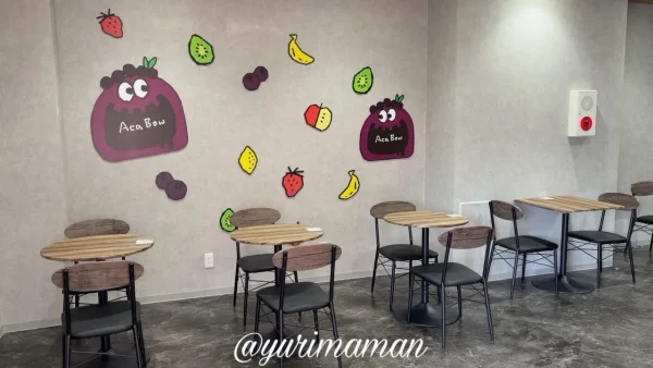 アサイー工房今治店の店内イートインスペース
