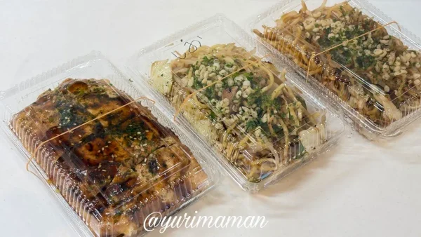 akaneyaでテイクアウトした三津浜焼きなど