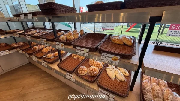 ブゥランジェリィ・アペ フジ三島店のパン売り場とラインナップ - ゆりママんブログ ブゥランジェリィ・アペ フジ三島店のパン売り場とラインナップ