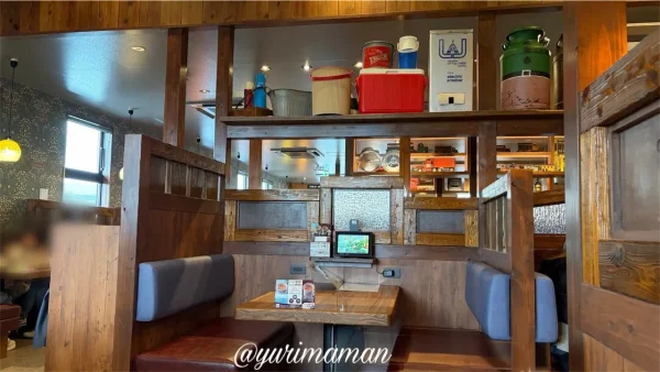 びっくりドンキー伊予松前店の店内 ボックス席の様子 - ゆりママんブログ びっくりドンキー伊予松前店の店内 ボックス席の様子