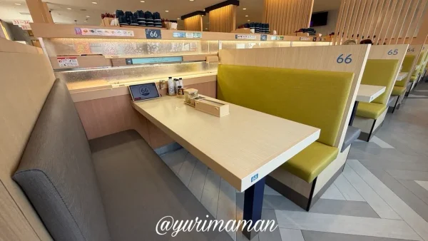 はま寿司松山鷹子店のテーブル席 - ゆりママんブログ はま寿司松山鷹子店のテーブル席
