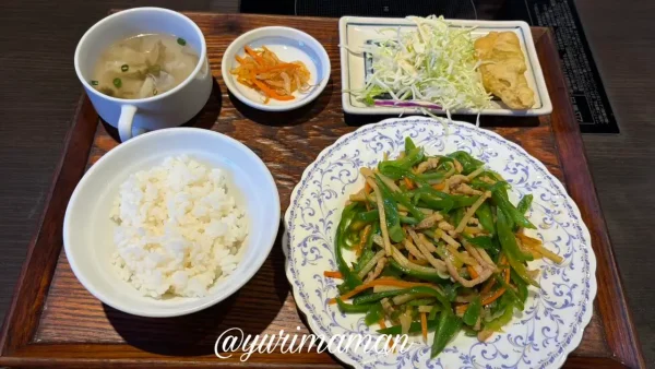 松山市久万ノ台ハルピンのランチ 青椒肉絲セット1