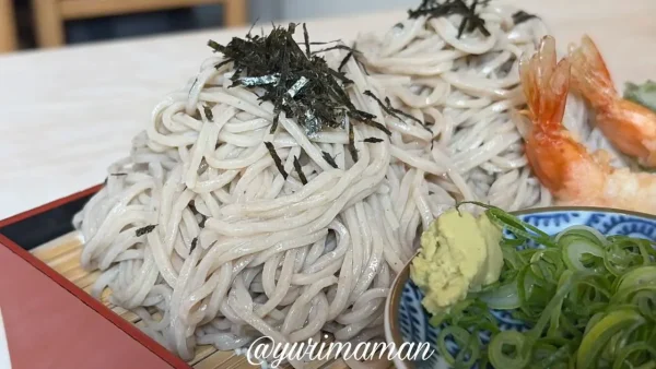 山のように盛られたそばが2つ並ぶ信州そば久保田の名物 - ゆりママんブログ 山のように盛られたそばが2つ並ぶ信州そば久保田の名物