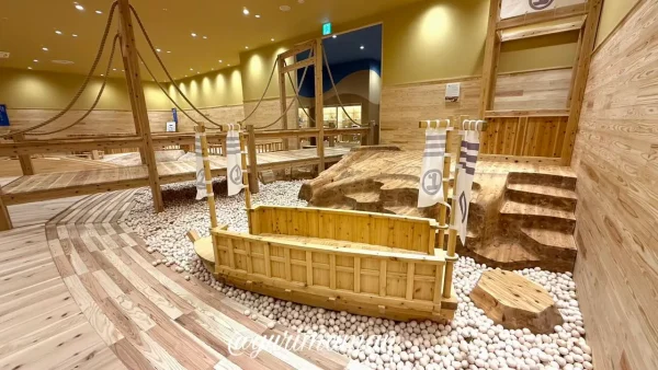 しまなみ木のおもちゃ美術館 木のボールプール