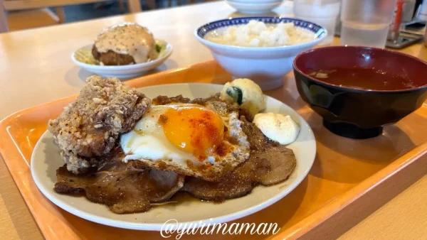 大衆食堂スタンドそのだのチャーシューエッグ定食 焼豚玉子飯のような見た目のランチ