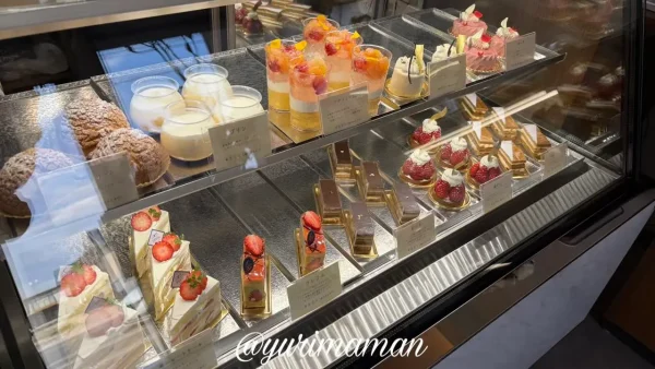 TEFILのケーキショーケース