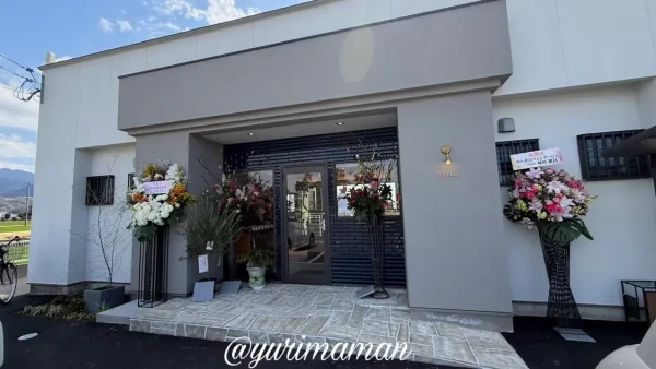 松山市北条のパティスリーカフェTEFIL外観1