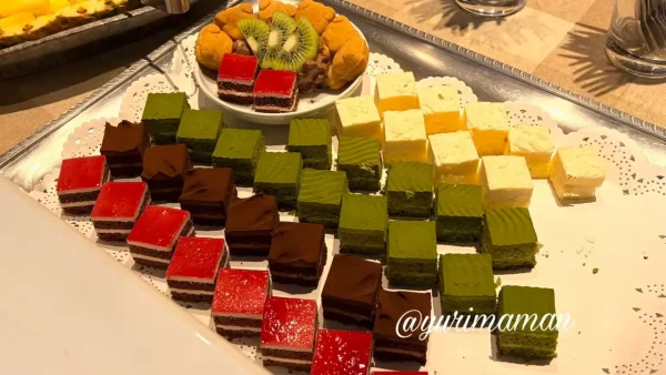 利楽ランチビュッフェのデザート1