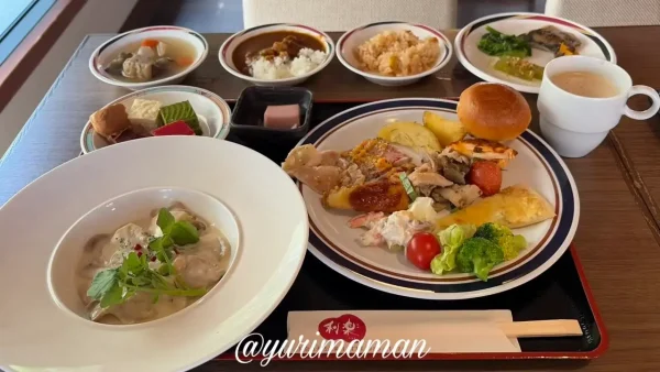 利楽ランチビュッフェの料理プレート1
