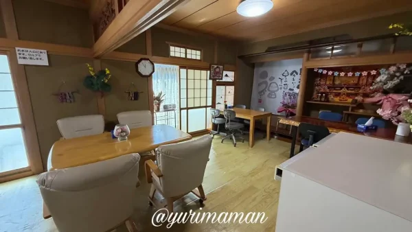 西条市 丸福食堂 古民家風の店内1