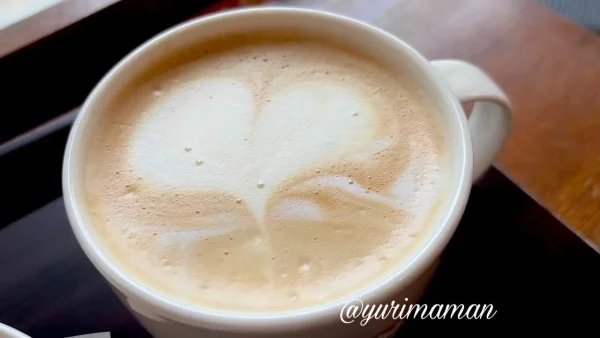 スターバックスいよてつ会館ビル店で飲んだカフェラテ - ゆりママんブログ スターバックスいよてつ会館ビル店で飲んだカフェラテ