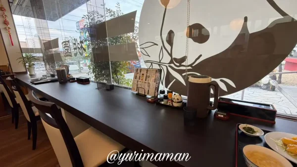 桃園 カウンター席 店内の様子