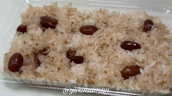 あいなんドーナツ 赤飯 甘めの味付けが特徴 - ゆりママんブログ あいなんドーナツ 赤飯 甘めの味付けが特徴