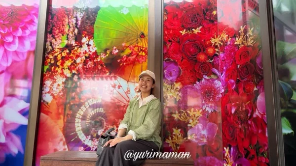 道後温泉 飛鳥乃湯泉 花の壁面アート フォトスポット1