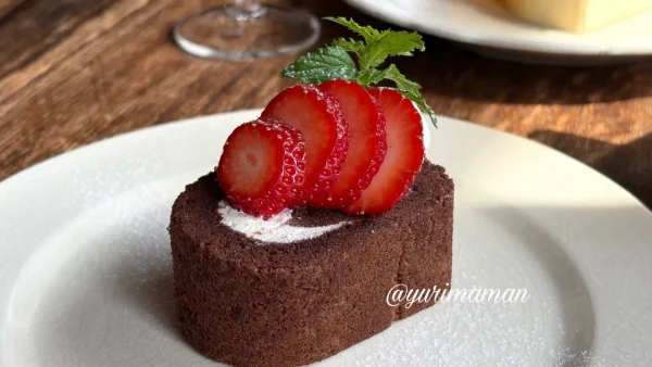 haguru cafeのチョコロールケーキ(西条市) - ゆりママんブログ haguru cafeのチョコロールケーキ(西条市)