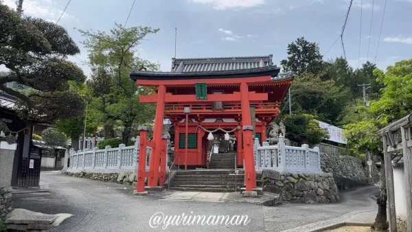 伊予市 伊豫稲荷神社の鳥居と拝殿の風景 - ゆりママんブログ 伊予市 伊豫稲荷神社の鳥居と拝殿の風景