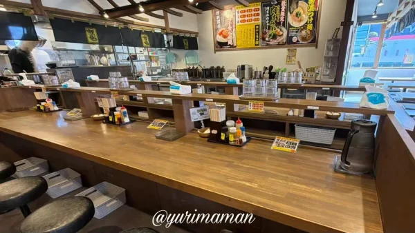 鯉から竜松山店のカウンター席 - ゆりママんブログ 鯉から竜松山店のカウンター席